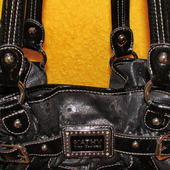 CLASSIC BLACK KATHY VAN ZEELAND PURSE-CHARMS-SHINY-POCKETS-VEGAN-PERFECT! - Picture 8 of 14